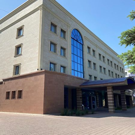 Nurtau Hotel Pavlodar Exterior photo