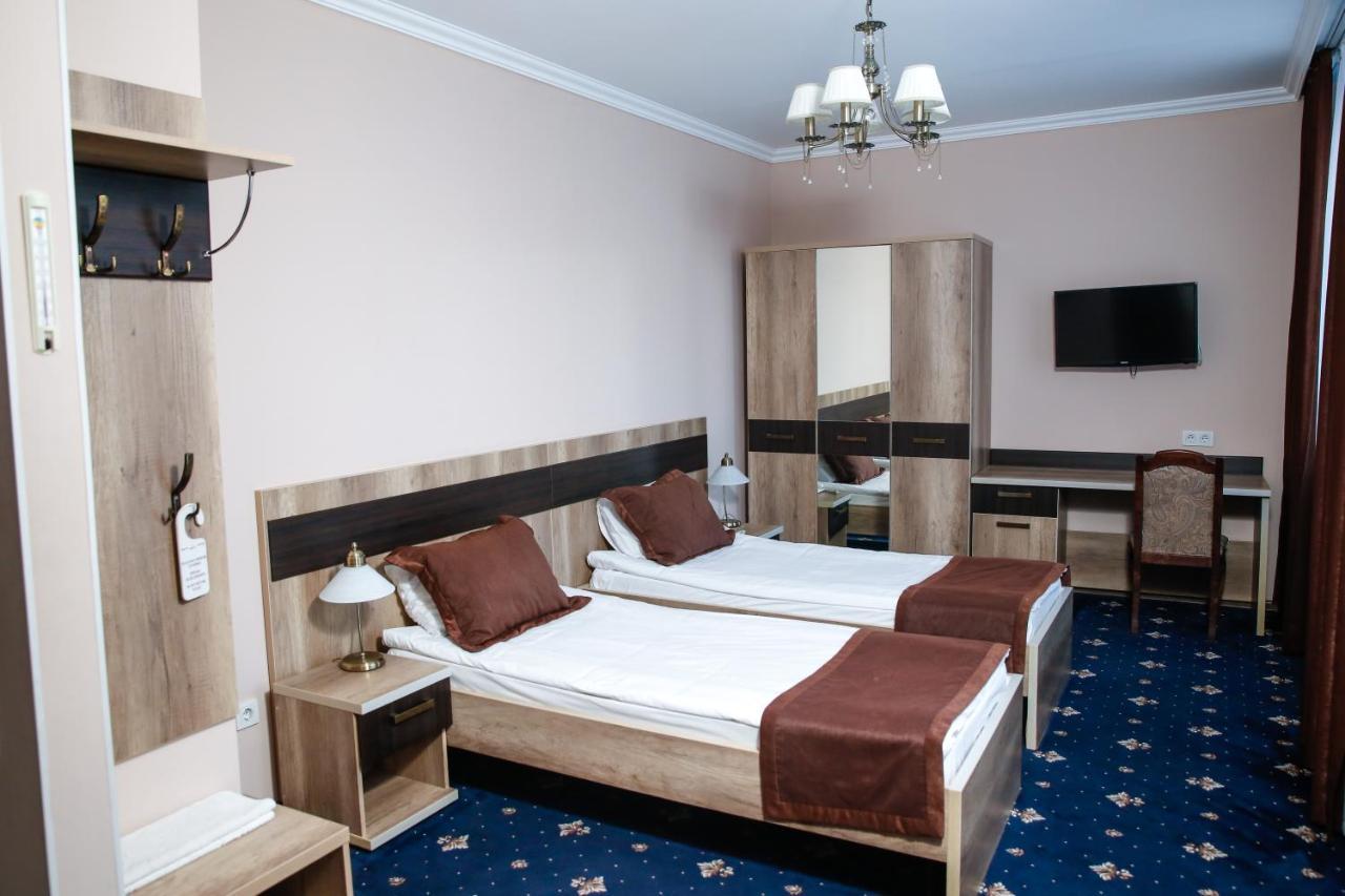 Nurtau Hotel Pavlodar Exterior photo