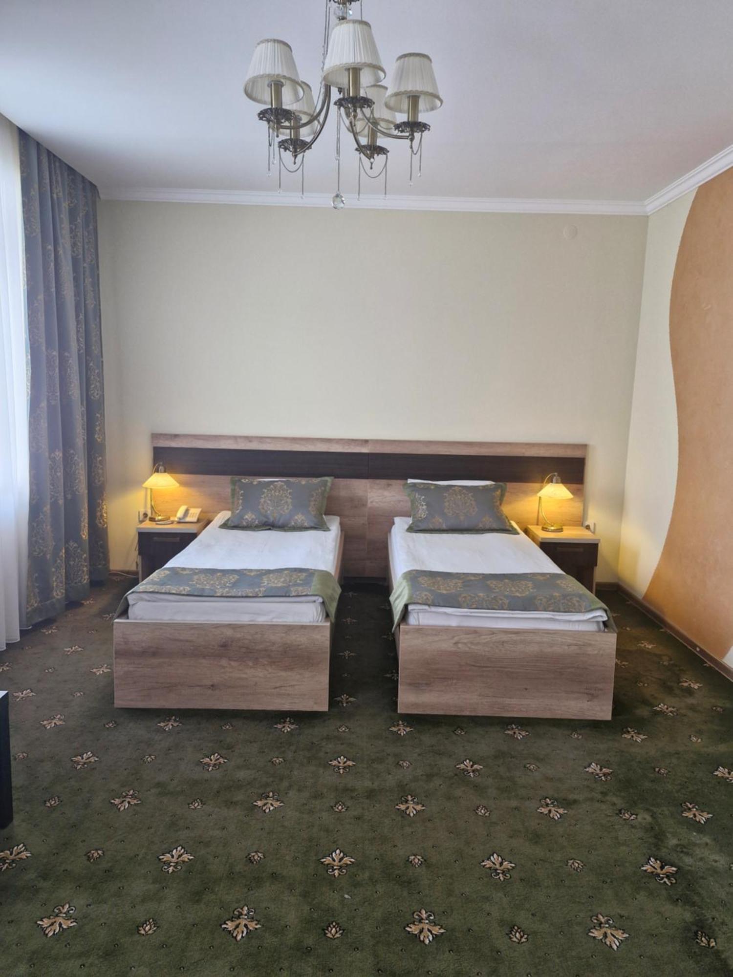Nurtau Hotel Pavlodar Exterior photo